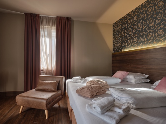Cam 14 King Size + Spa esperienza n. 1449705-1