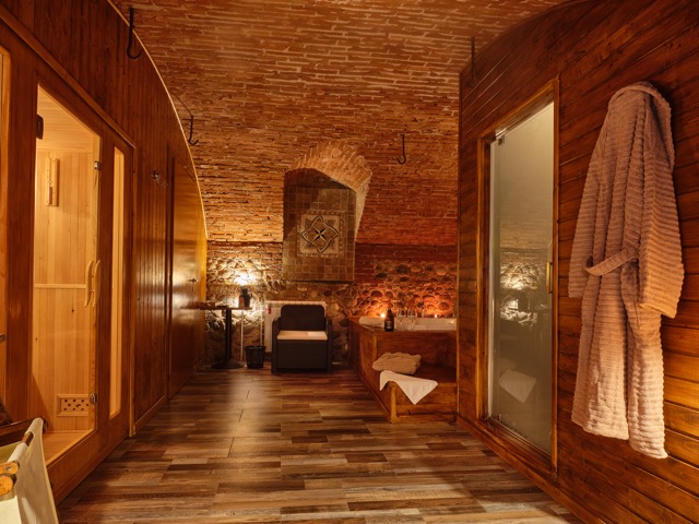 Cam 14 King Size + Spa esperienza n. 1449705-6