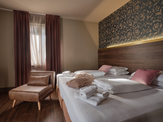 Cam 14 King Size + spa esperienza n. 1449705-3